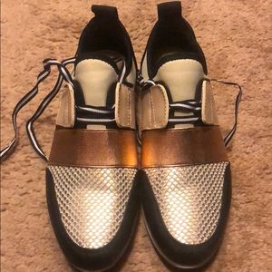 Mossimo shoes worn once size 8